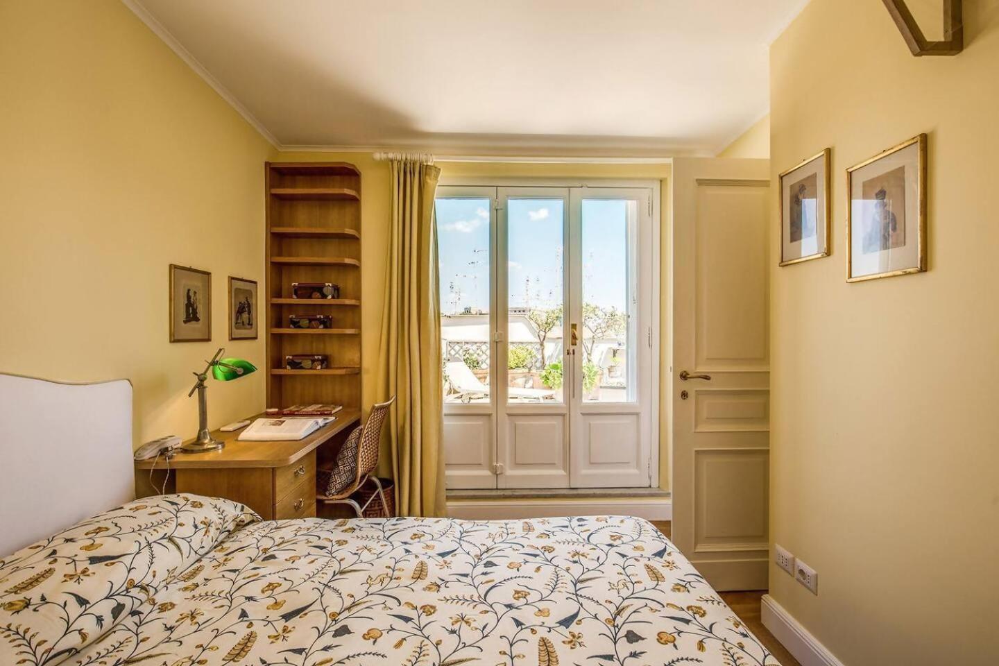 Attic With Terrace Overlooking St Peters Basilica Rome Buitenkant foto